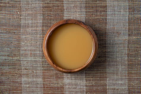 Chicha de jora: una bebida que hecha con maíz germinado, típica de cocinas como la piurana y de las zonas andinas.    