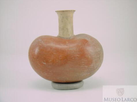 Este huaco Inca, de la colección del <strong><a href="https://www.museolarco.org/">Museo Larco</a></strong>, representa un frejol.    