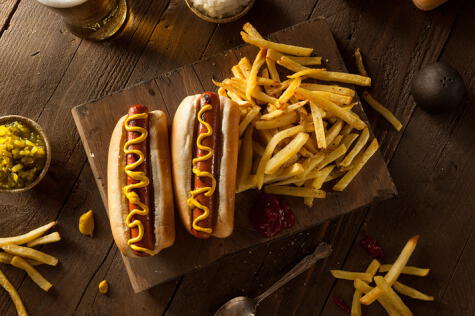 Los hot dogs se adaptan a cada ciudad: los hay minimalistas, pero también repletos de salsas y <em>toppings</em> (agregados), como guacamole o encurtidos.   
