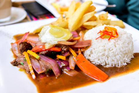 El lomo saltado es uno de los 5 platos peruanos preferido por los chilenos.   