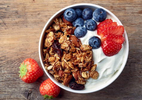 La granola está asociada a desayunos saludables. Pero, ¿qué tan saludable es?   