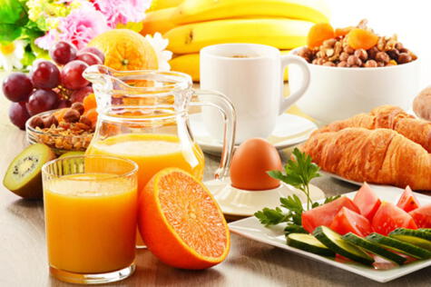 Aún es popular la idea de que el jugo de naranja forma parte de un desayuno saludable.   