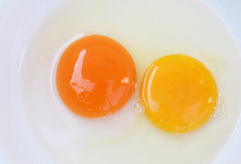 El color de la yema no siempre es un indicador de la calidad del huevo.   