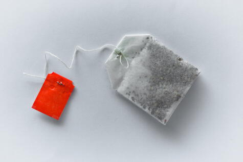 Las bolsitas de té generan residuos contaminantes de larga duración    