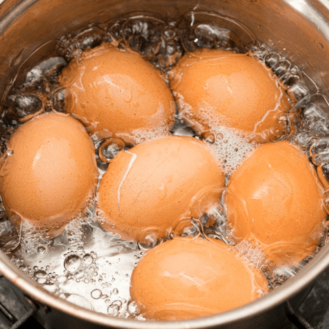  El tiempo necesario para obtener un huevo completamente duro es de aproximadamente 10 minutos    