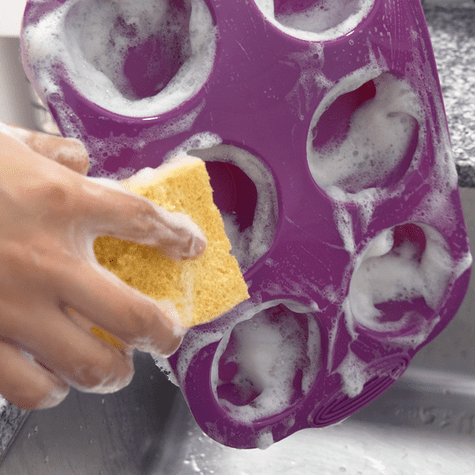 Es fácil lavar los moldes de silicona   