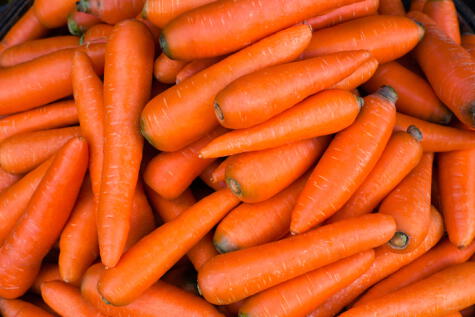  Las zanahorias son una excelente fuente de betacarotenos    