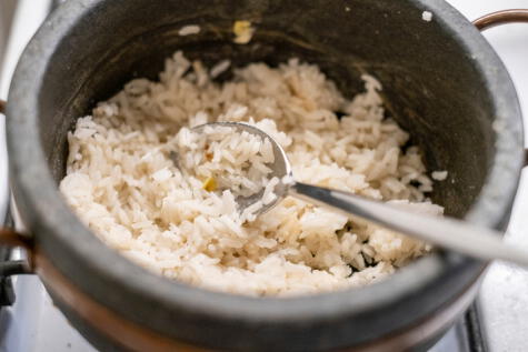 Comer arroz recalentado podría ocasionar una intoxicación alimentaria   