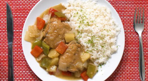 Pollo con piña.   