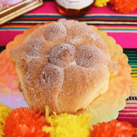 Los Angelitos Bakery es conocida por hacer los mejores panes dulces de la zona.   