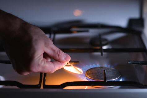 La cocina a gas libera dióxido de carbono, óxido de nitrógeno y benceno, perjudiciales para la salud.   