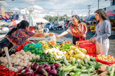 Para economizar es mejor comprar en mercados mayoristas. Para economizar es mejor comprar en mercados mayoristas.