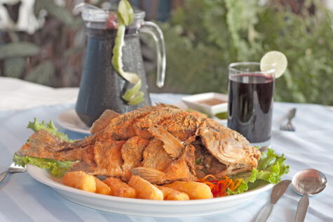 En Semana Santa el pescado se consume en diversas preparaciones. En Semana Santa el pescado se consume en diversas preparaciones.