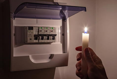 Un corte de electricidad detiene el funcionamiento de los electrodomésticos. Un corte de electricidad detiene el funcionamiento de los electrodomésticos.