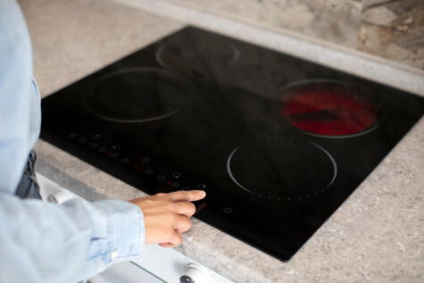 El electrodoméstico que consume más energía es la cocina eléctrica. El electrodoméstico que consume más energía es la cocina eléctrica.