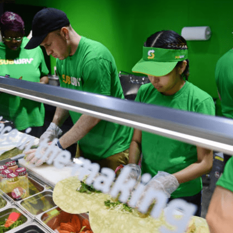 El cierre inesperado de sucursales de Subway dejó a cientos de trabajadores sin empleo. El cierre inesperado de sucursales de Subway dejó a cientos de trabajadores sin empleo.