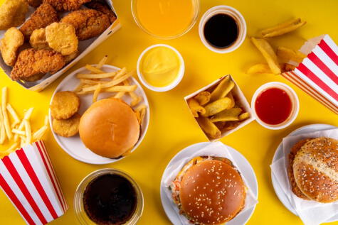 Los alimentos procesados, especialmente los productos industrializados son perjudiciales para la salud. Los alimentos procesados, especialmente los productos industrializados son perjudiciales para la salud.