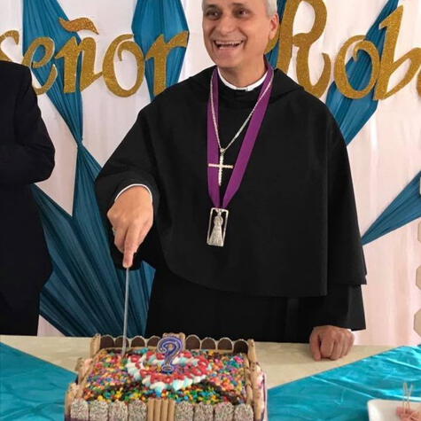 Papa León XIV celebrando su cumpleaños en su estadía en el Perú. Papa León XIV celebrando su cumpleaños en su estadía en el Perú.