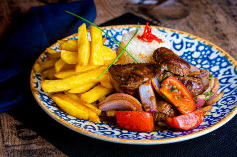 <em>Lima, reconocida como la capital gastronómica del Perú, ofrece una variedad única de platos como ceviche y lomo saltado.</em> <em>Lima, reconocida como la capital gastronómica del Perú, ofrece una variedad única de platos como ceviche y lomo saltado.</em>