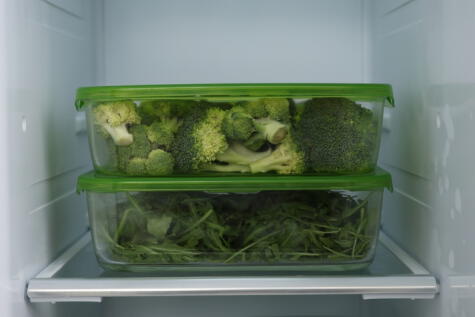 Después de desinfectar con lejía, seca muy bien y guarda los alimentos en recipientes herméticos. Después de desinfectar con lejía, seca muy bien y guarda los alimentos en recipientes herméticos.