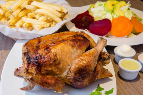 El pollo a la brasa fue uno de los platos peruanos calificados por Taste Atlas.   