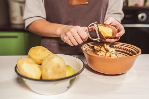 Con un poco de manteca y sal podrás obtener papas fritas. Con un poco de manteca y sal podrás obtener papas fritas.