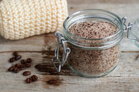 Exfoliante a base de aceite y café. Exfoliante a base de aceite y café.