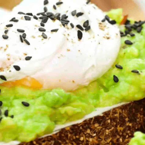 Tostones con palta. Tostones con palta.