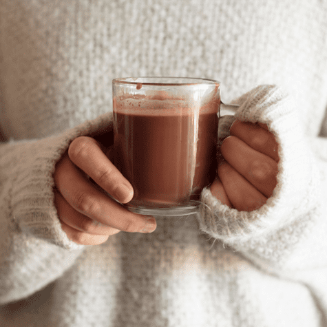 Chocolate caliente más saludable: sin leche de vaca ni azúcares añadidos. Chocolate caliente más saludable: sin leche de vaca ni azúcares añadidos.