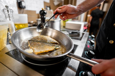 No laves el pescado antes de freírlo. No laves el pescado antes de freírlo.