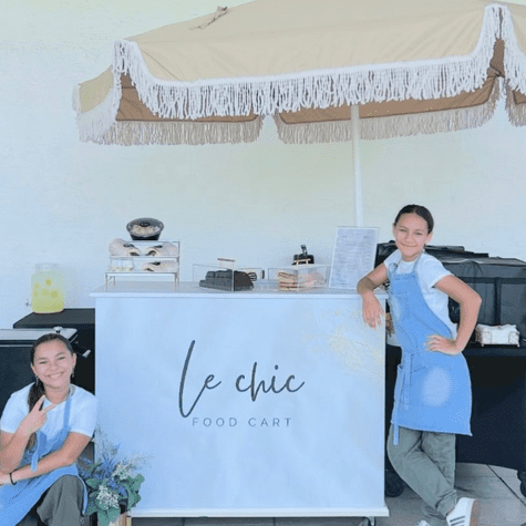 Le chic food cart. Le chic food cart.
