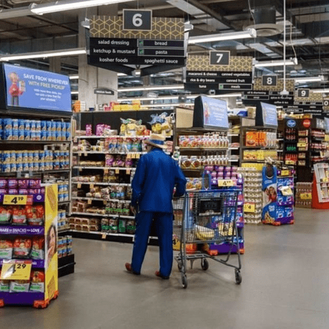 Empleados y clientes se preparan ante el cierre anunciado de varias sucursales. Empleados y clientes se preparan ante el cierre anunciado de varias sucursales.