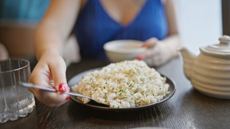 El arroz tiene arsénico, un metal que si se consume más de medio kilo diario puede impactar en la salud. El arroz tiene arsénico, un metal que si se consume más de medio kilo diario puede impactar en la salud.