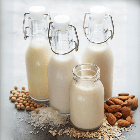 Muchas bebidas vegetales contienen apenas un 2% del ingrediente principal. Leer la etiqueta es clave para elegir una opción realmente saludable. Muchas bebidas vegetales contienen apenas un 2% del ingrediente principal. Leer la etiqueta es clave para elegir una opción realmente saludable.