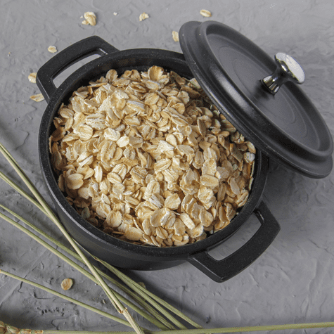 Rebozar con avena es fácil y aporta más fibra y nutrientes que el pan rallado tradicional. Rebozar con avena es fácil y aporta más fibra y nutrientes que el pan rallado tradicional.