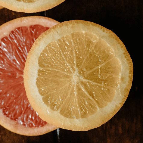 Combina jícama y limón para una opción refrescante y baja en calorías. Combina jícama y limón para una opción refrescante y baja en calorías.