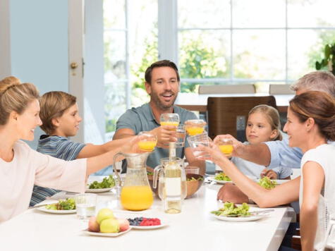 Compartir la mesa fortalece vínculos, reduce el estrés y mejora los hábitos alimentarios.