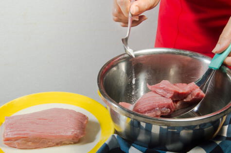 Además de mejorar la textura de las legumbres, suaviza la carne.   