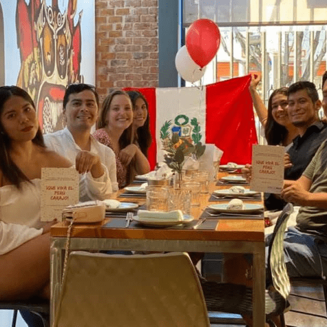 Comunidad peruana en restaurante Callao 24. Comunidad peruana en restaurante Callao 24.