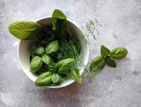 La albahaca seca y el ajo en polvo no son recomendables. La albahaca seca y el ajo en polvo no son recomendables.