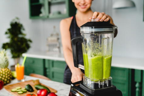 Para aliviar los síntomas de gastritis, se recomienda un batido natural de zanahorias, espinacas y apio. Para aliviar los síntomas de gastritis, se recomienda un batido natural de zanahorias, espinacas y apio.