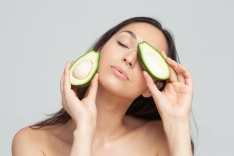 La cáscara de palta nutre la piel y fortalece el cabello. La cáscara de palta nutre la piel y fortalece el cabello.