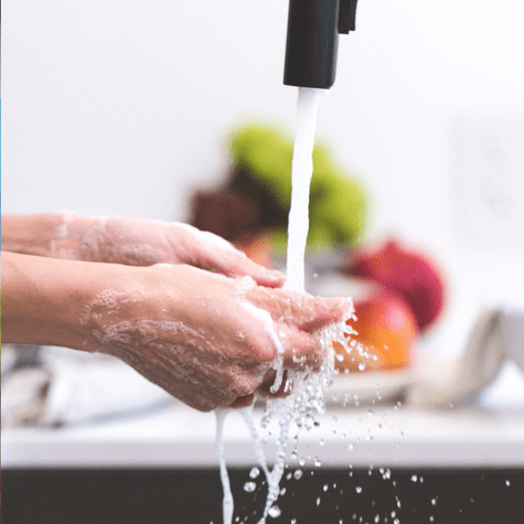 La higiene en la cocina es clave para prevenir intoxicaciones alimentarias. La higiene en la cocina es clave para prevenir intoxicaciones alimentarias.