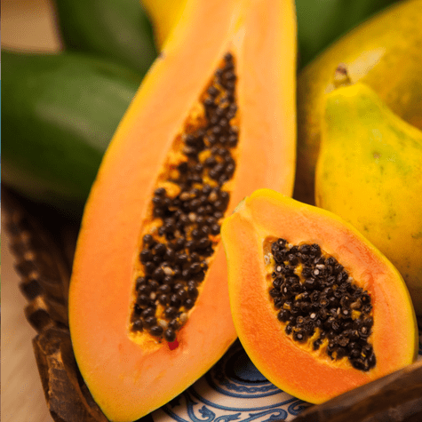 La papaya es rica en papaína, una enzima que favorece la digestión. La papaya es rica en papaína, una enzima que favorece la digestión.