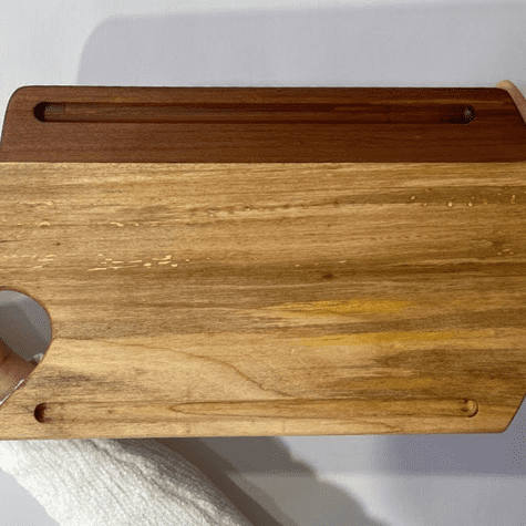 Tabla de cortar de madera. Tabla de cortar de madera.