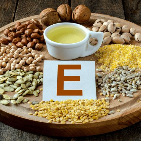 Los frutos secos, ricos en vitamina E, ayudan a proteger los huesos del envejecimiento Los frutos secos, ricos en vitamina E, ayudan a proteger los huesos del envejecimiento