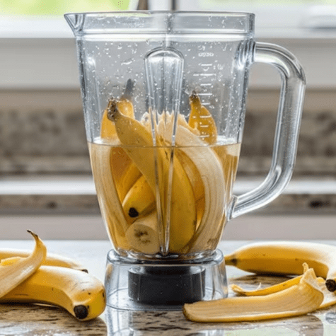 Licuar cáscara de plátano con vinagre. Licuar cáscara de plátano con vinagre.