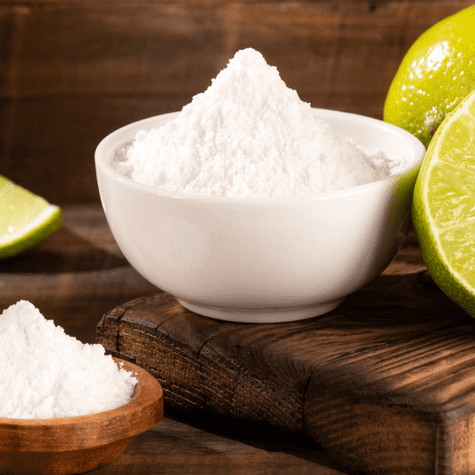 Mezcla sal, limón, agua y bicarbonato. Mezcla sal, limón, agua y bicarbonato.