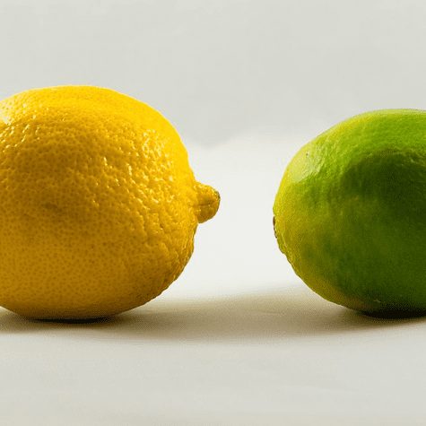 El limón no solo aporta frescura, también remueve las manchas difíciles de eliminar.   