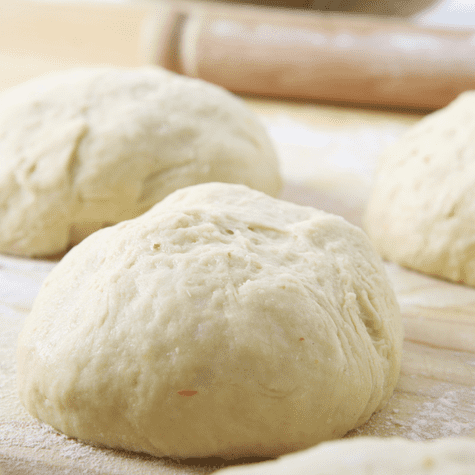 Mezcla muy bien los ingredientes del pan. Mezcla muy bien los ingredientes del pan.